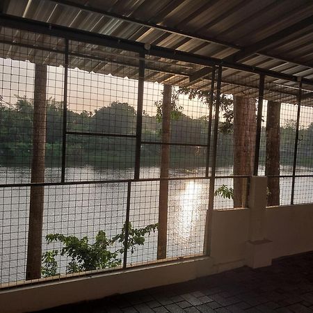 Stayberries River Rock Villa Athirapilly Kizhake Chālakudi Buitenkant foto