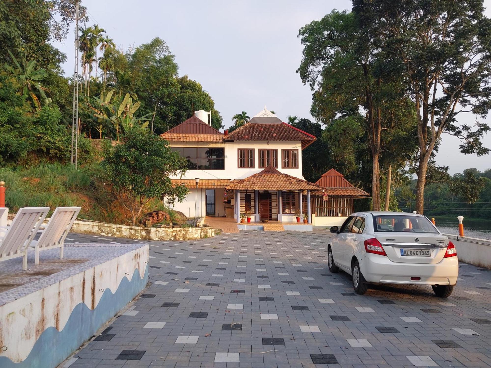 Stayberries River Rock Villa Athirapilly Kizhake Chālakudi Buitenkant foto
