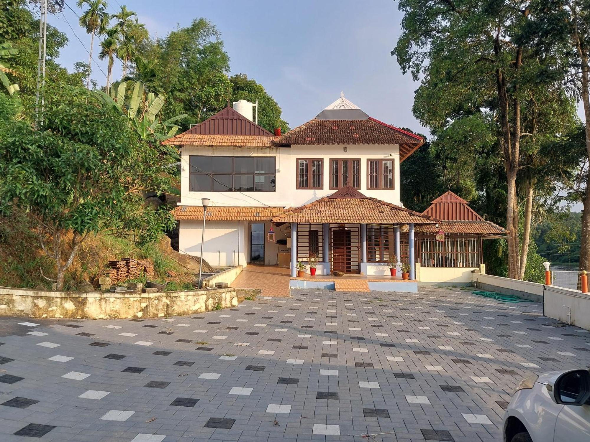 Stayberries River Rock Villa Athirapilly Kizhake Chālakudi Buitenkant foto